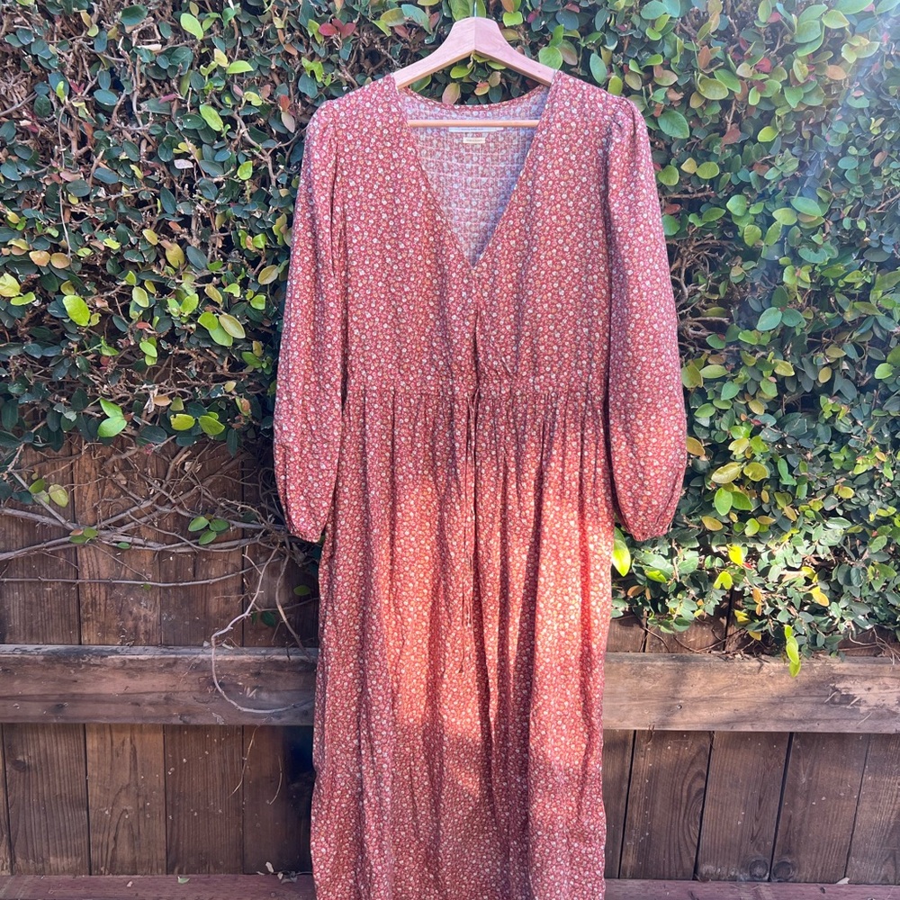 Christy Dawn Farm to Closet Roobios Saunders dress
✨ so pretty and soft! Perfect